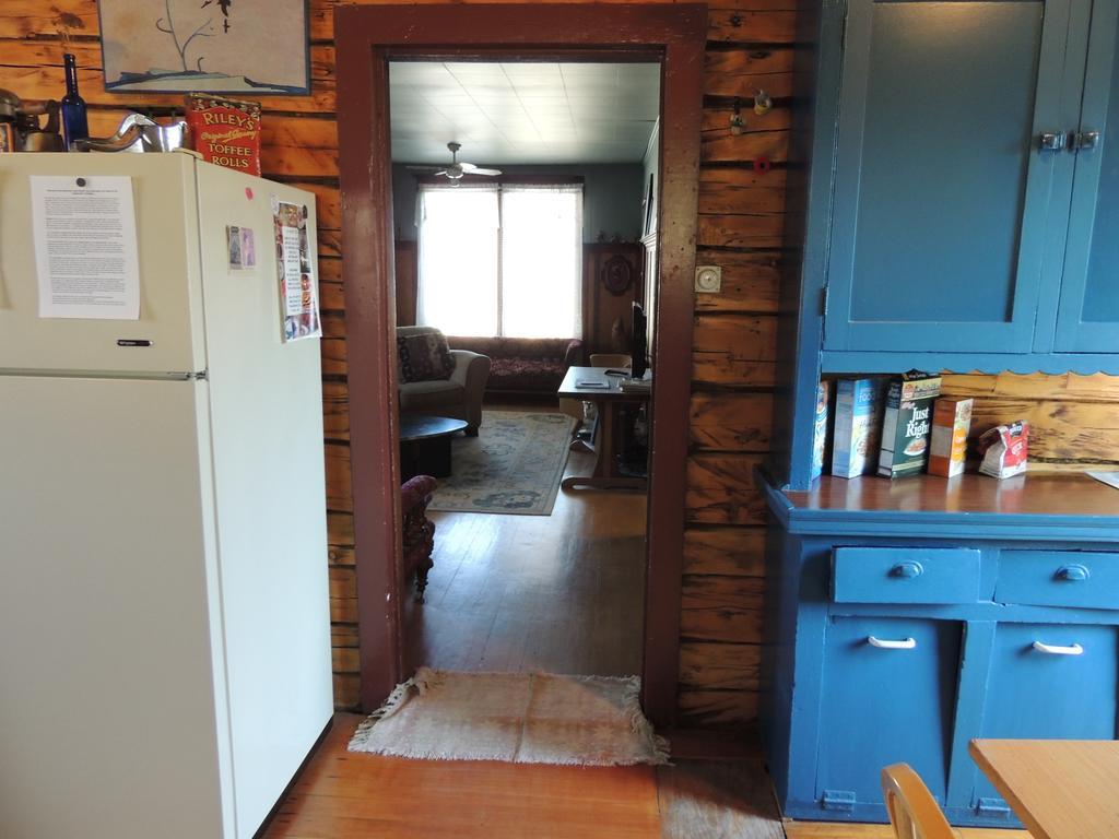 Historical Guest House Whitehorse Exterior photo