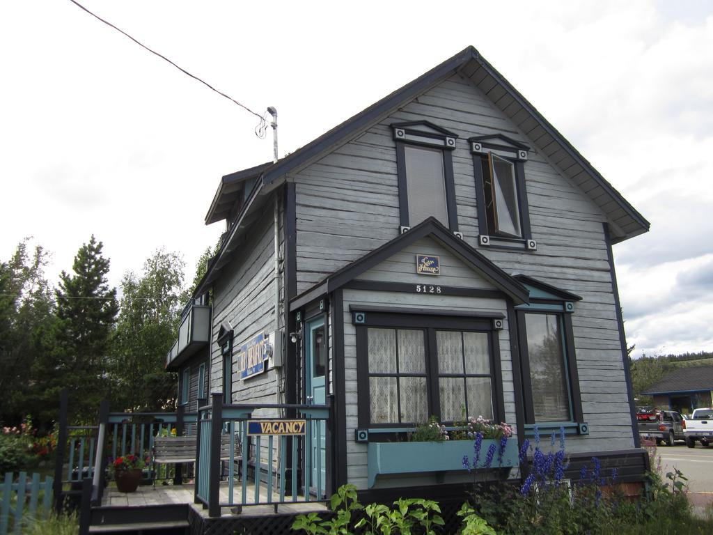 Historical Guest House Whitehorse Exterior photo